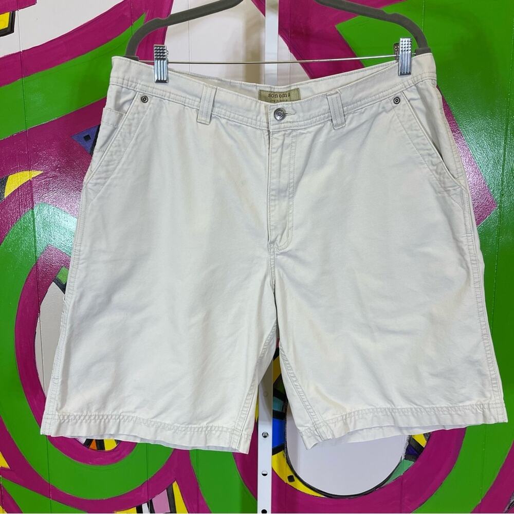 Sonoma, Khaki Carpenter Shorts. Size 38. In excellent condition!